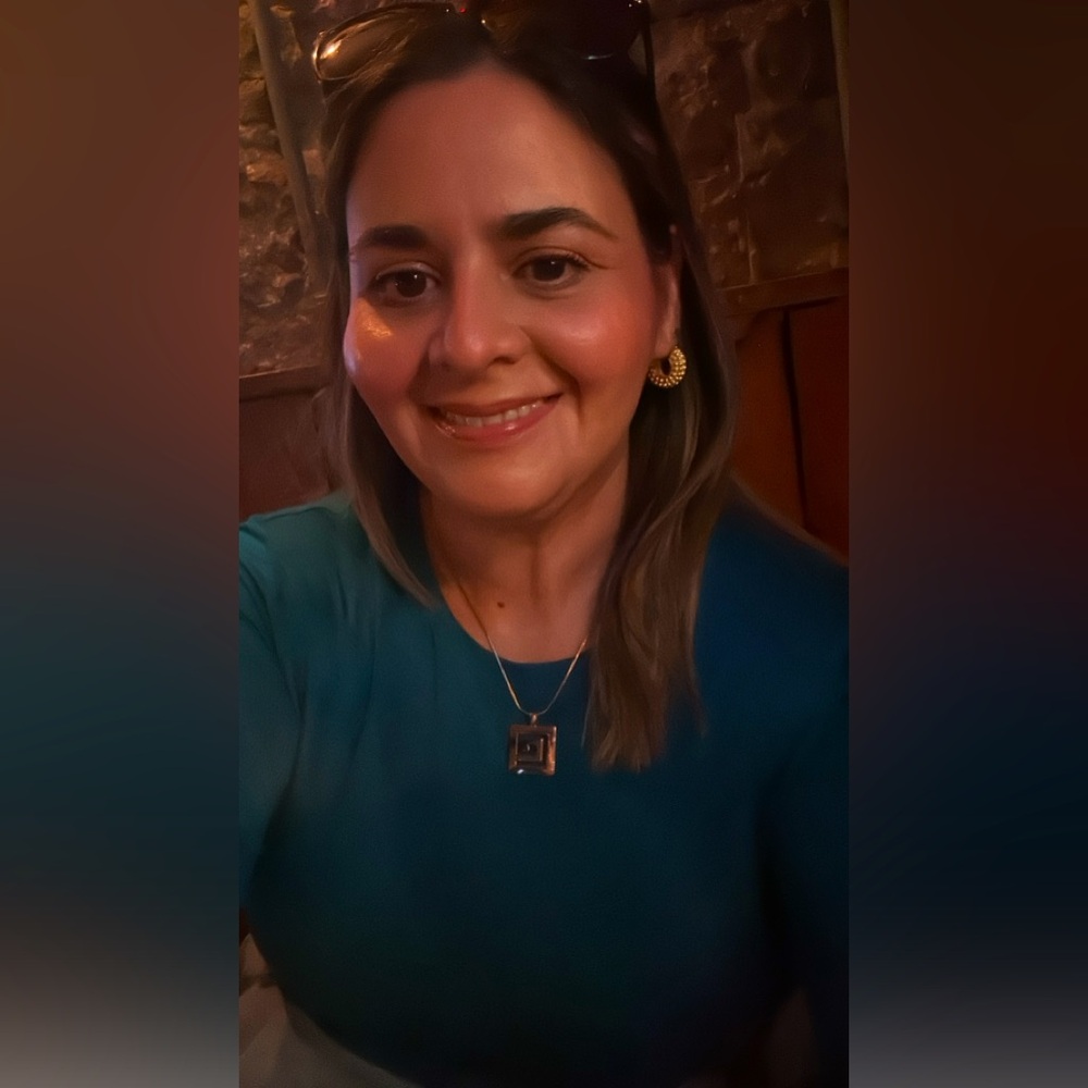 Meet your Posher, Mayra